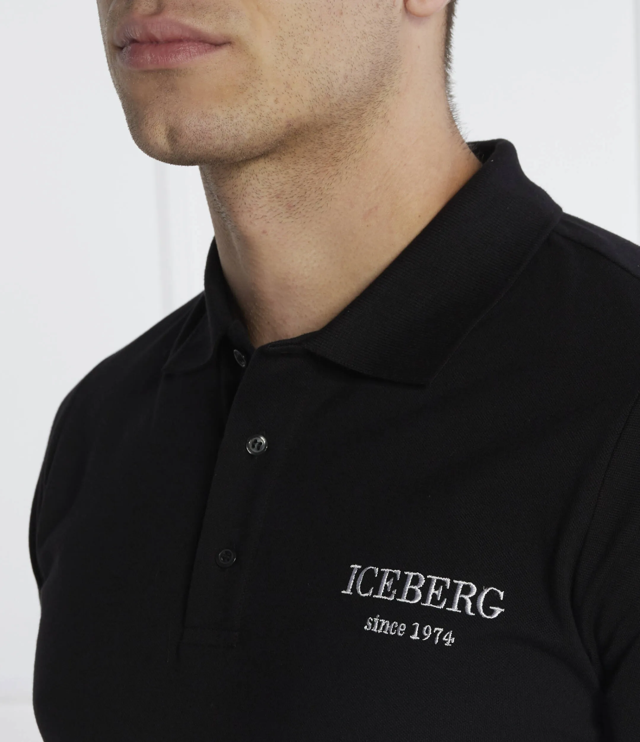 Iceberg Logo L5 Polo Shirt (Black) - I24F03063109000